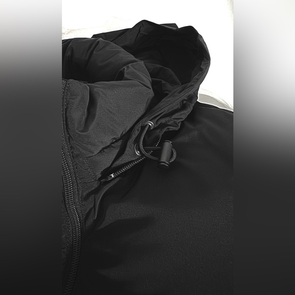 NEW WITH TAGS BALENCIAGA C SHAPED PUFFER Logo Black Sz 34 Curved Hem Jacket - Picture 8 of 14